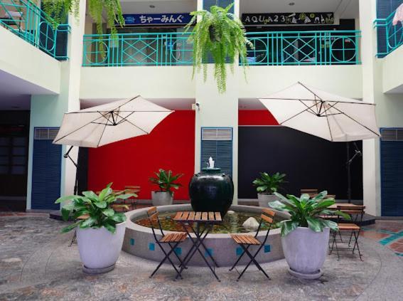 Young Place Bangkok Extérieur photo